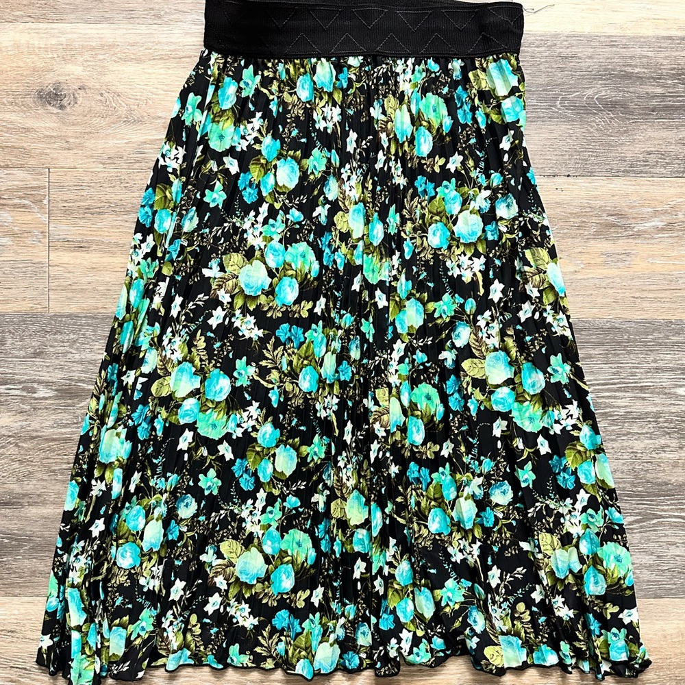 LuLaRoe Green A-Line Midi Skirt with Pleats